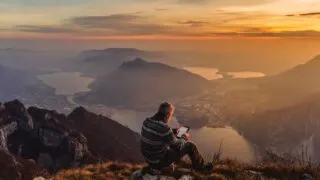 10 Items Every Traveler Should Have