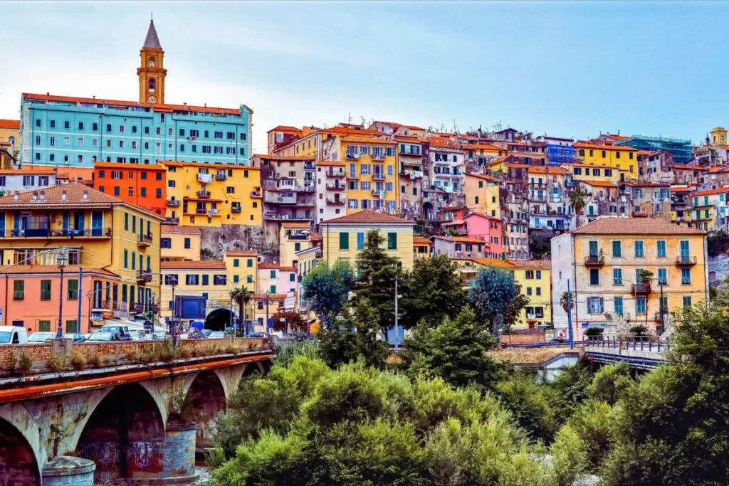 4 Of The Cheapest Beach Towns To Visit In Italy This Summer