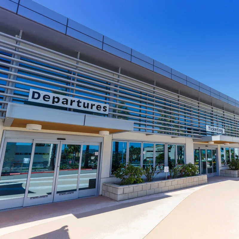 Departures-entrance-at-McClellan-Palomar-Airport-in-Carlsbad-California