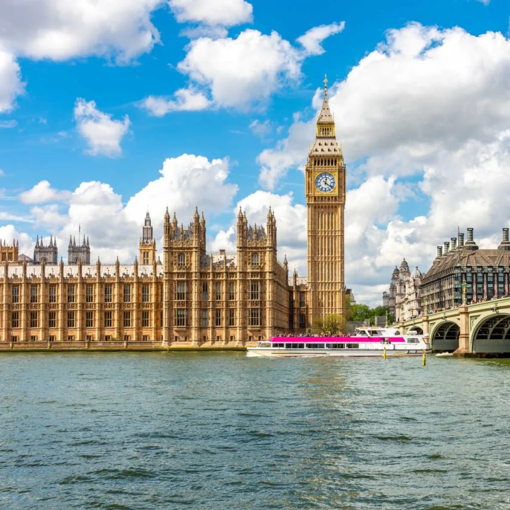 Londons-Big-Ben-on-nice-day