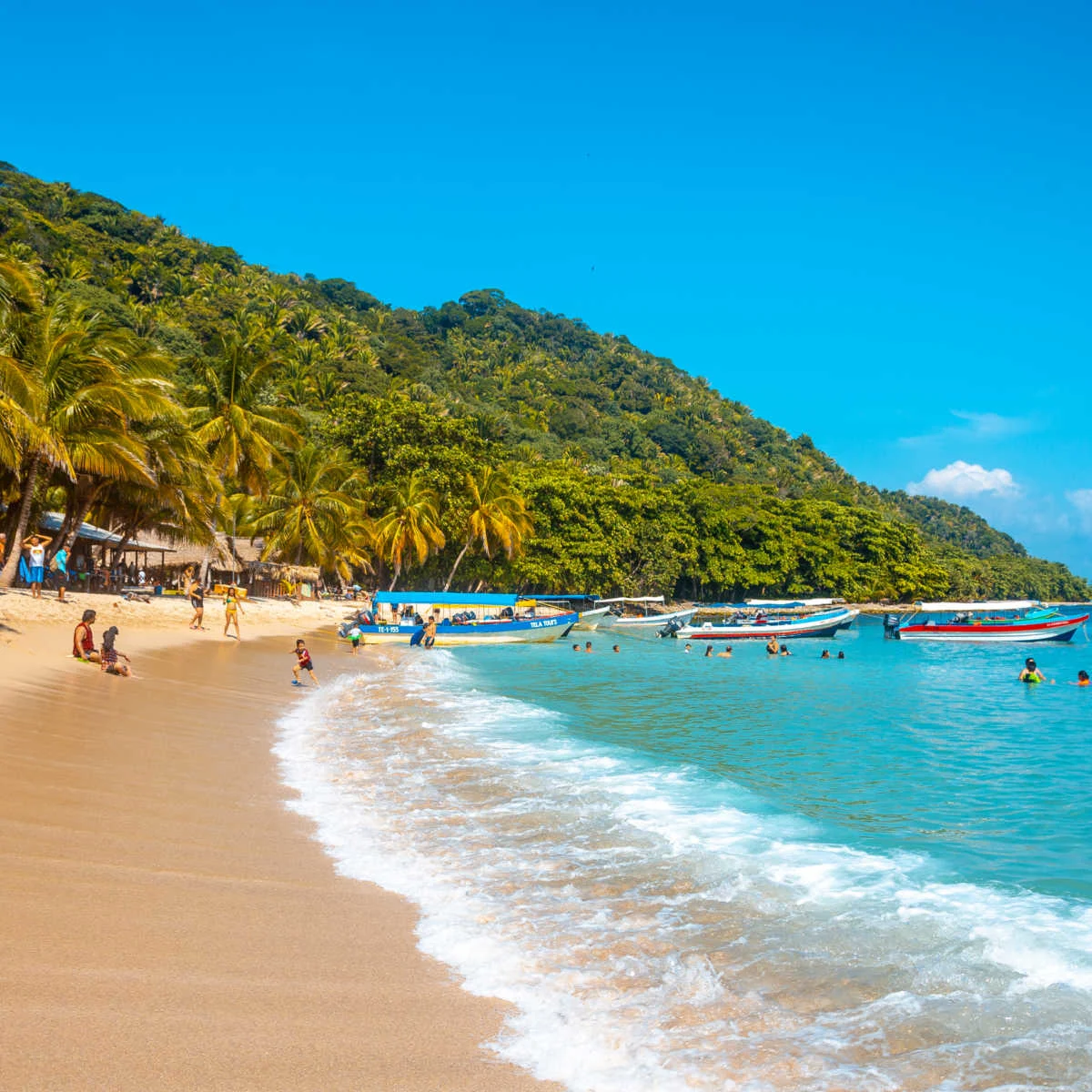 Paradisal beach in Tela, Honduras