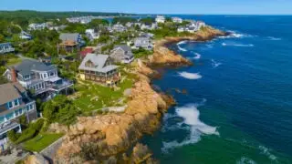 This Cluster Of New England Beach Towns Is One Of America's Most Affordable Spring Getaways