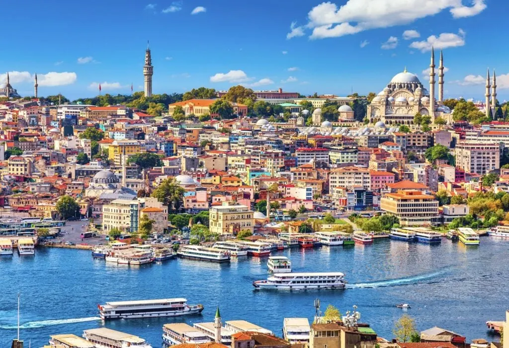 touristic-sightseeing-ships-golden-horn-bay- turkey
