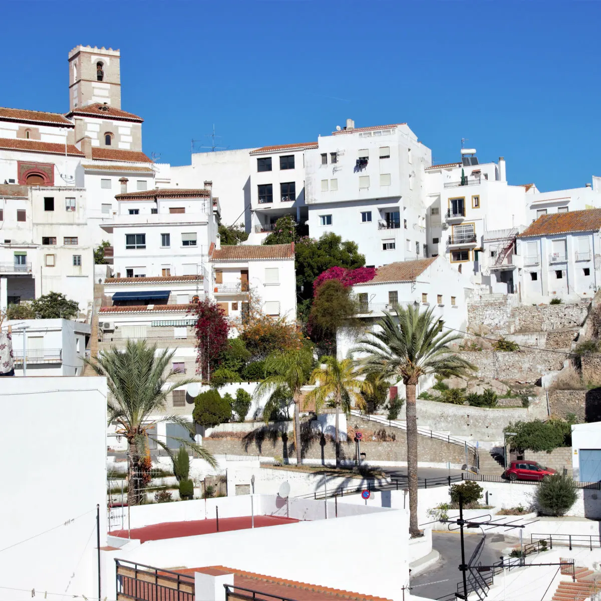 Whitewashed townscape of Salobre&ntilde;a
